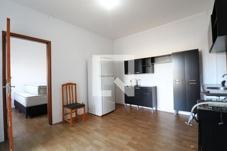 Sala/Cozinha de kitnet/studio para alugar com 1 quarto, 32m² em Vila Romana, São Paulo