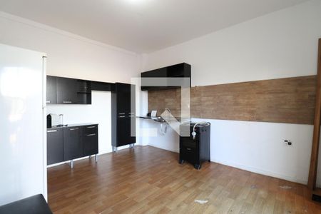 Sala/Cozinha de kitnet/studio para alugar com 1 quarto, 32m² em Vila Romana, São Paulo