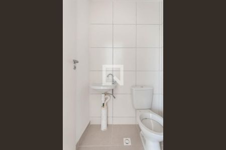 Banheiro de kitnet/studio à venda com 0 quarto, 32m² em Santo Cristo, Rio de Janeiro