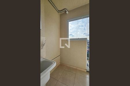 Área de Serviço de apartamento para alugar com 3 quartos, 55m² em Jardim Santo Antoninho, São Paulo