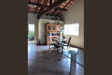 Casa à venda com 3 quartos, 360m² em Jardim Andrea Demarchi, São Bernardo do Campo