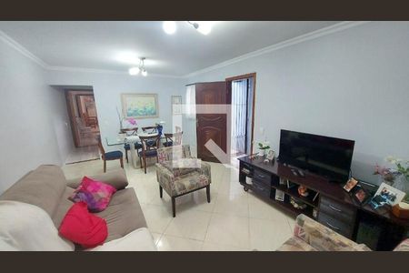 Casa à venda com 3 quartos, 200m² em Jardim Cláudia, São Paulo