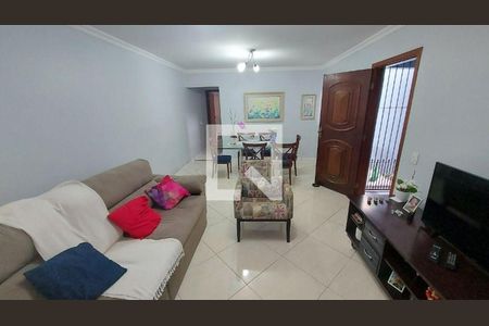 Casa à venda com 3 quartos, 200m² em Jardim Cláudia, São Paulo