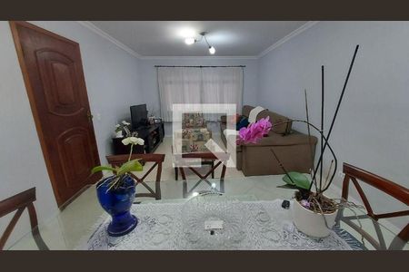 Casa à venda com 3 quartos, 200m² em Jardim Cláudia, São Paulo