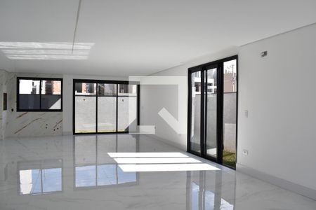 Sala/Cozinha de casa de condomínio para alugar com 3 quartos, 171m² em Santa Cândida, Curitiba