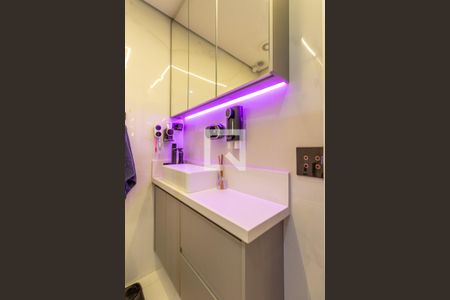 Banheiro de apartamento à venda com 1 quarto, 55m² em Vila Olímpia, São Paulo