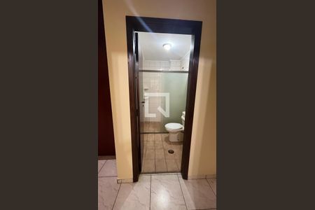 Banheiro de apartamento à venda com 1 quarto, 55m² em Ponte Preta, Campinas