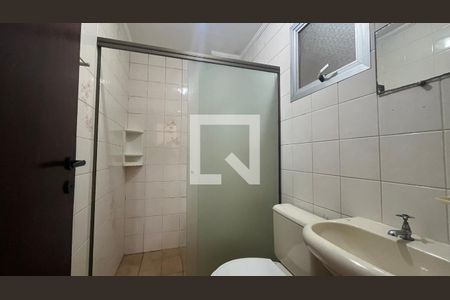 Banheiro de apartamento à venda com 1 quarto, 55m² em Ponte Preta, Campinas