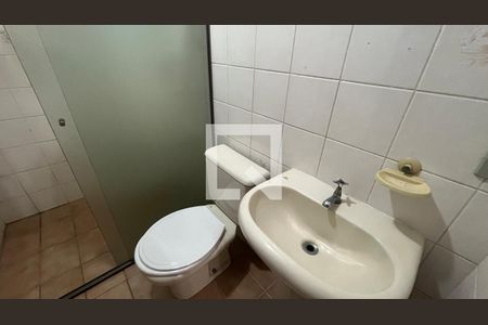 Banheiro de apartamento à venda com 1 quarto, 55m² em Ponte Preta, Campinas