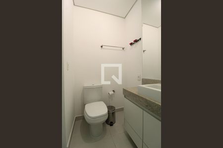 Banheiro de kitnet/studio para alugar com 1 quarto, 36m² em Vila Nova Conceição, São Paulo