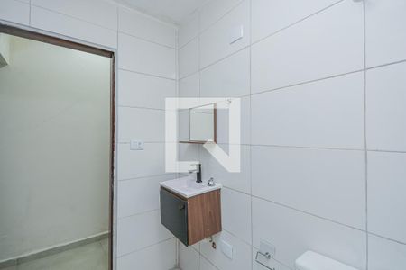 Banheiro de kitnet/studio para alugar com 1 quarto, 20m² em Vila Santana, São Paulo