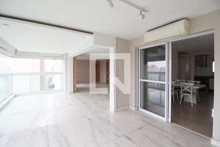 Varanda de apartamento à venda com 4 quartos, 210m² em Vila Olímpia, São Paulo