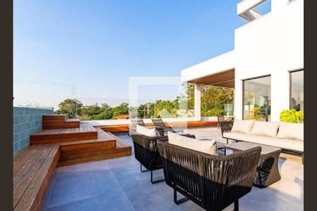 Casa de Condomínio à venda com 3 quartos, 1200m² em Jardim dos Estados, São Paulo