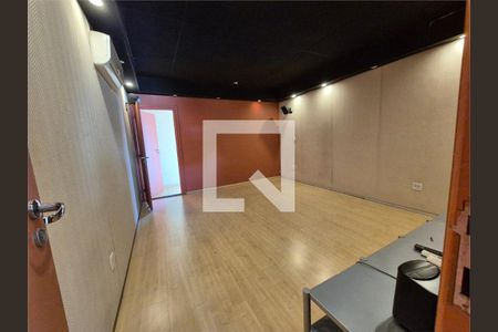 Casa à venda com 3 quartos, 303m² em Chácara Seis de Outubro, São Paulo