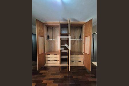 Casa à venda com 3 quartos, 303m² em Chácara Seis de Outubro, São Paulo