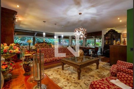 Casa à venda com 3 quartos, 579m² em Granja Julieta, São Paulo