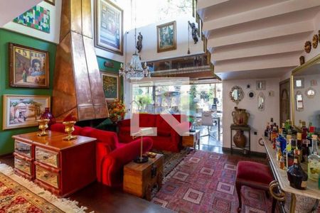 Casa à venda com 3 quartos, 579m² em Granja Julieta, São Paulo