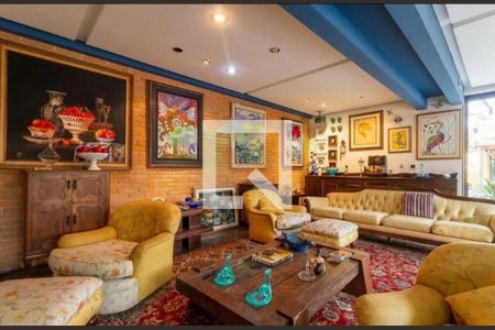 Casa à venda com 3 quartos, 579m² em Granja Julieta, São Paulo