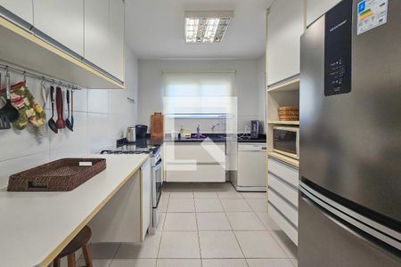 Cozinha de apartamento para alugar com 3 quartos, 162m² em Parque Enseada, Guarujá