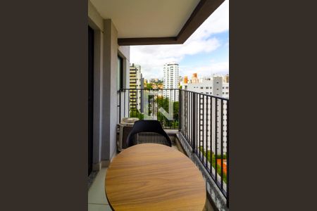 Varanda de kitnet/studio à venda com 1 quarto, 26m² em Campo Belo, São Paulo