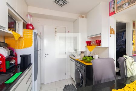Sala/Cozinha de apartamento para alugar com 2 quartos, 42m² em Vila Carmosina, São Paulo