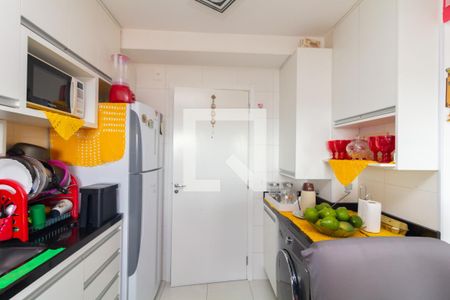 Sala/Cozinha de apartamento para alugar com 2 quartos, 42m² em Vila Carmosina, São Paulo
