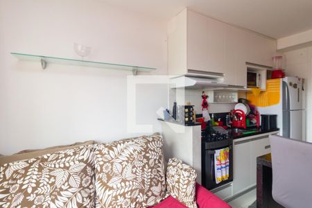 Sala/Cozinha de apartamento para alugar com 2 quartos, 42m² em Vila Carmosina, São Paulo