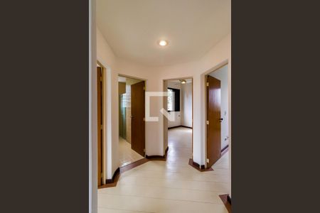 Corredor de apartamento para alugar com 4 quartos, 160m² em Vila Andrade, São Paulo