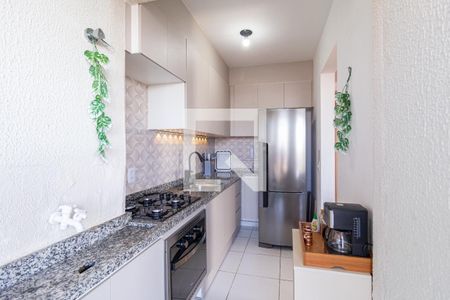 Cozinha e área de serviço de apartamento à venda com 2 quartos, 48m² em Vila Yolanda, Osasco