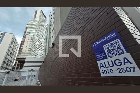 Placa de apartamento para alugar com 2 quartos, 72m² em Gonzaga, Santos