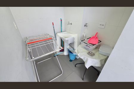 Área de Serviço de apartamento para alugar com 2 quartos, 72m² em Gonzaga, Santos