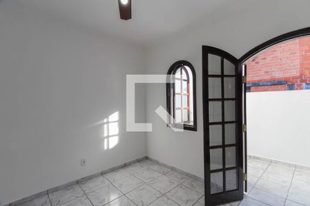 Suite de casa para alugar com 1 quarto, 180m² em Jardim Santa Adelia, São Paulo