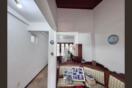 Sala de casa de condomínio para alugar com 5 quartos, 400m² em Barra da Tijuca, Rio de Janeiro