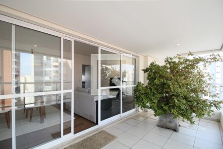 Sacada/Sala de apartamento à venda com 3 quartos, 112m² em Vila Suzana, São Paulo