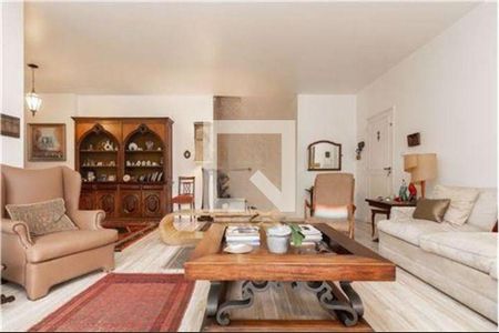 Casa à venda com 3 quartos, 300m² em Jardim Leonor, São Paulo