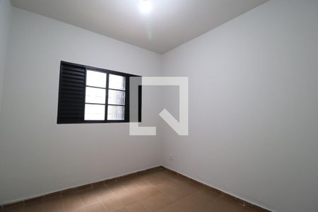 Quarto 1 de casa para alugar com 3 quartos, 90m² em Santa Mônica, Uberlândia