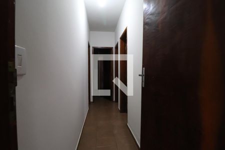 Corredor de casa para alugar com 3 quartos, 90m² em Santa Mônica, Uberlândia