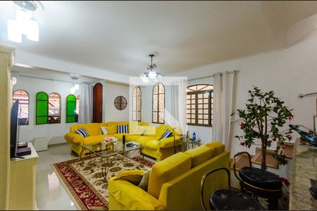 Sala de casa à venda com 3 quartos, 140m² em Vila Pereira Cerca, São Paulo