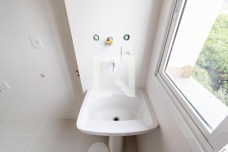 Cozinha e Área de Serviço de apartamento à venda com 2 quartos, 52m² em Ipanema, Porto Alegre