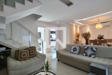 Sala de casa de condomínio à venda com 4 quartos, 315m² em Pechincha, Rio de Janeiro