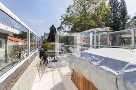 Casa à venda com 3 quartos, 129m² em Santo Amaro, São Paulo