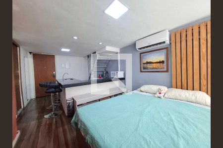 Sala/Quarto  de apartamento para alugar com 2 quartos, 25m² em Centro, Rio de Janeiro