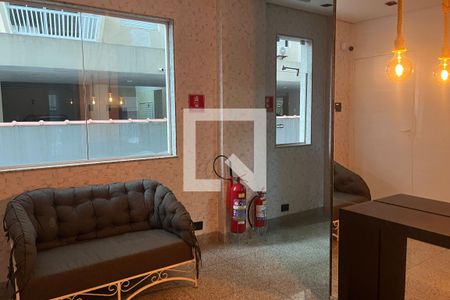 Hall de entrada de apartamento para alugar com 1 quarto, 63m² em Gonzaga, Santos