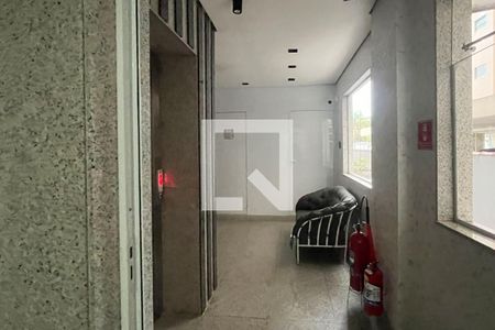 Hall de entrada de apartamento para alugar com 1 quarto, 63m² em Gonzaga, Santos