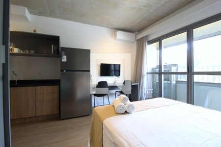Sala/Quarto de kitnet/studio à venda com 1 quarto, 26m² em Indianópolis, São Paulo