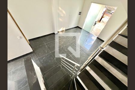 Sala de casa à venda com 3 quartos, 90m² em Santa Branca, Belo Horizonte