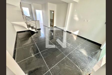 Sala de casa à venda com 3 quartos, 90m² em Santa Branca, Belo Horizonte