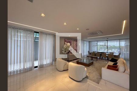 Sala de casa à venda com 5 quartos, 850m² em Barra da Tijuca, Rio de Janeiro