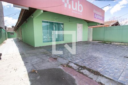 Fachada de casa para alugar com 8 quartos, 300m² em Hauer, Curitiba