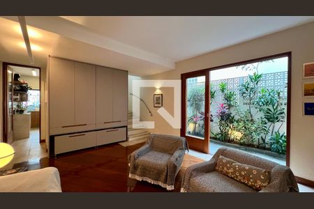 Sala de casa à venda com 3 quartos, 133m² em Sumarezinho, São Paulo